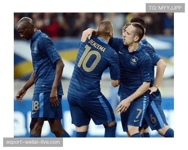 本泽马锋线蜕变：撕裂防线与终结效率的双重进化